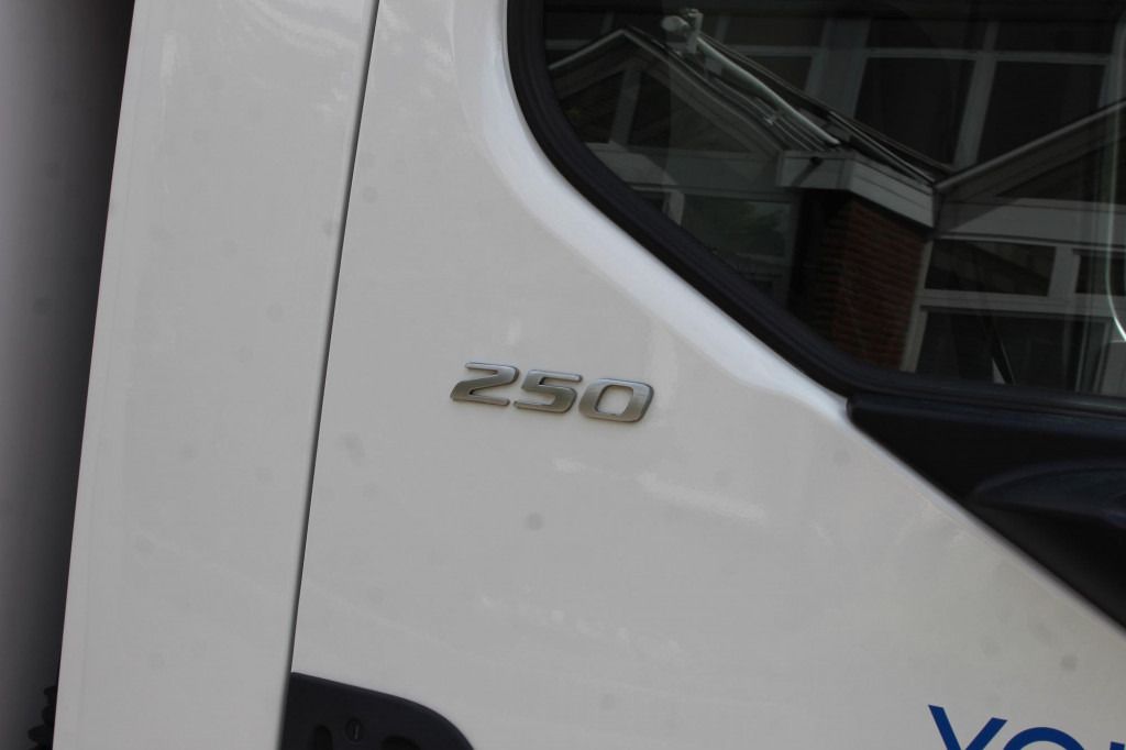 Daf LF 260 E6 Carrier Supra 550 Strom Tür LBW - Camión frigorífico: foto 5 Daf LF 260 E6 Carrier Supra 550 Strom Tür LBW - Camión frigorífico: foto 5