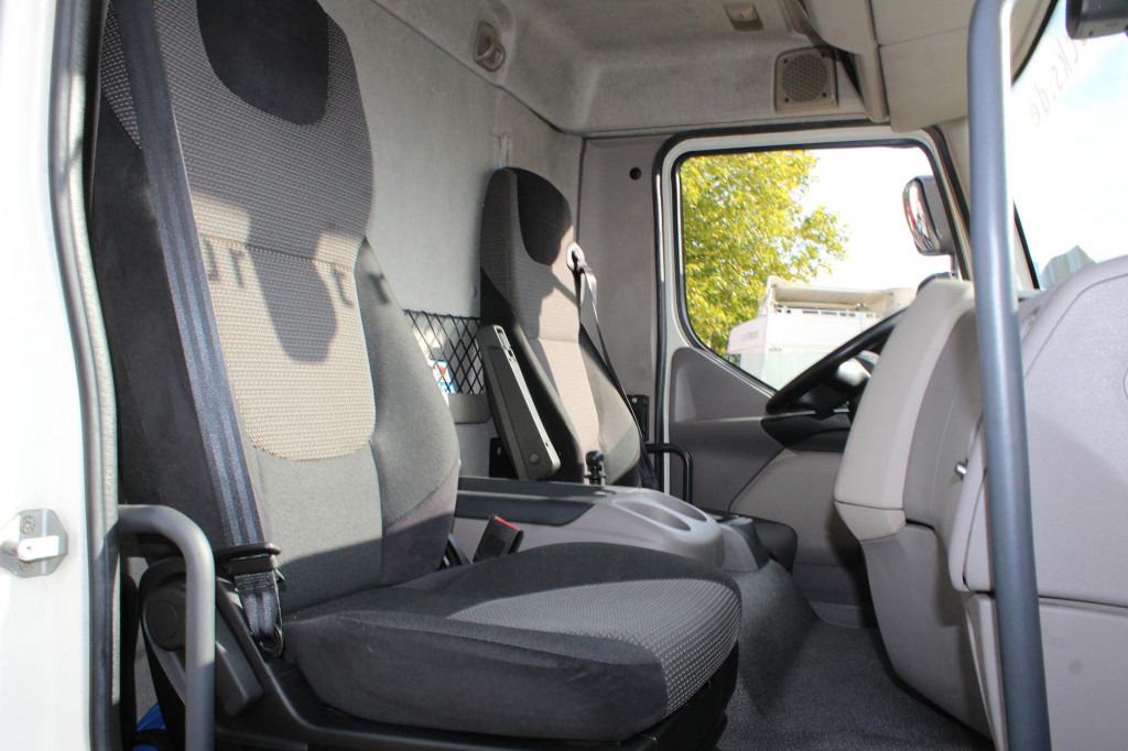 Daf LF  280 Koffer   Klima LDW Rolltor LBW  149Tkm - Camión caja cerrada: foto 4 Daf LF  280 Koffer   Klima LDW Rolltor LBW  149Tkm - Camión caja cerrada: foto 4