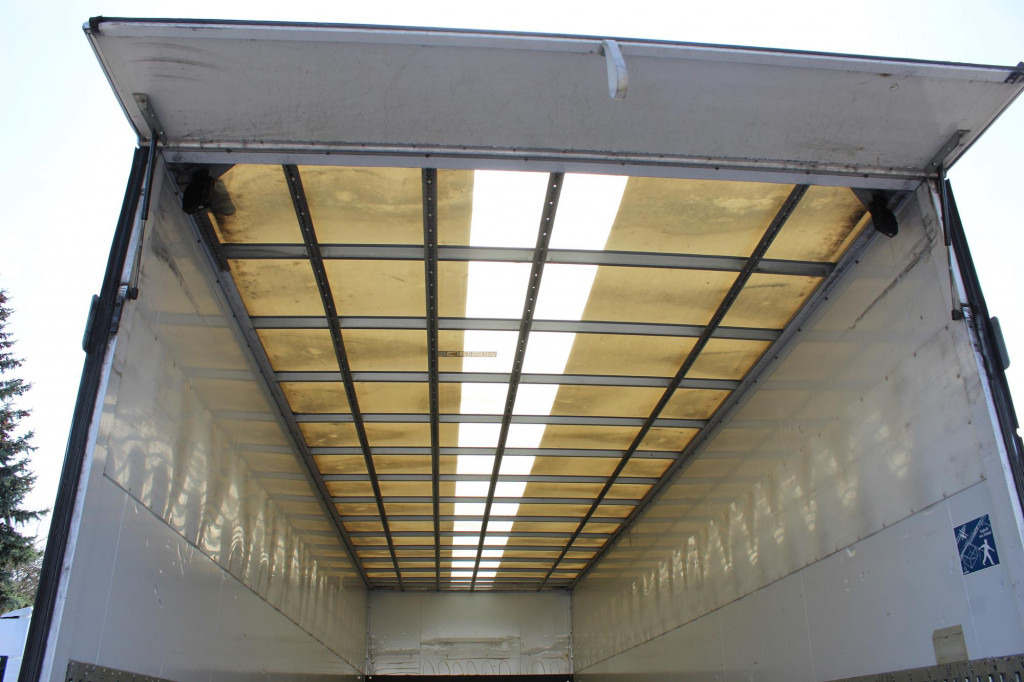 Mercedes-Benz Atego 1321 E6 Koffer Klima Kamera Schalter LBW - Camión caja cerrada: foto 2 Mercedes-Benz Atego 1321 E6 Koffer Klima Kamera Schalter LBW - Camión caja cerrada: foto 2