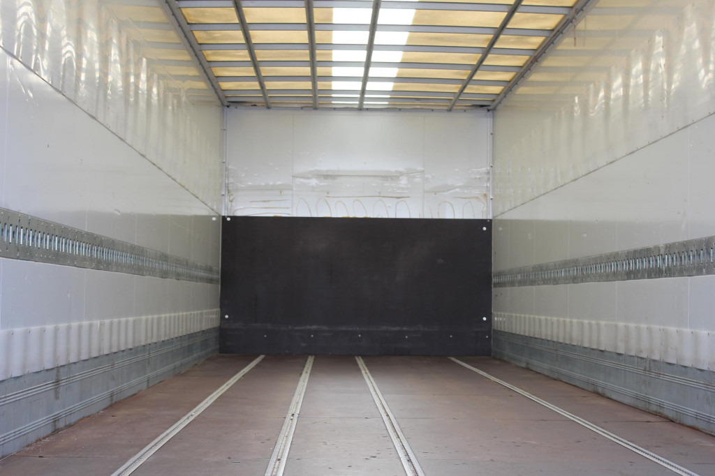 Mercedes-Benz Atego 1321 E6 Koffer Klima Kamera Schalter LBW - Camión caja cerrada: foto 3 Mercedes-Benz Atego 1321 E6 Koffer Klima Kamera Schalter LBW - Camión caja cerrada: foto 3