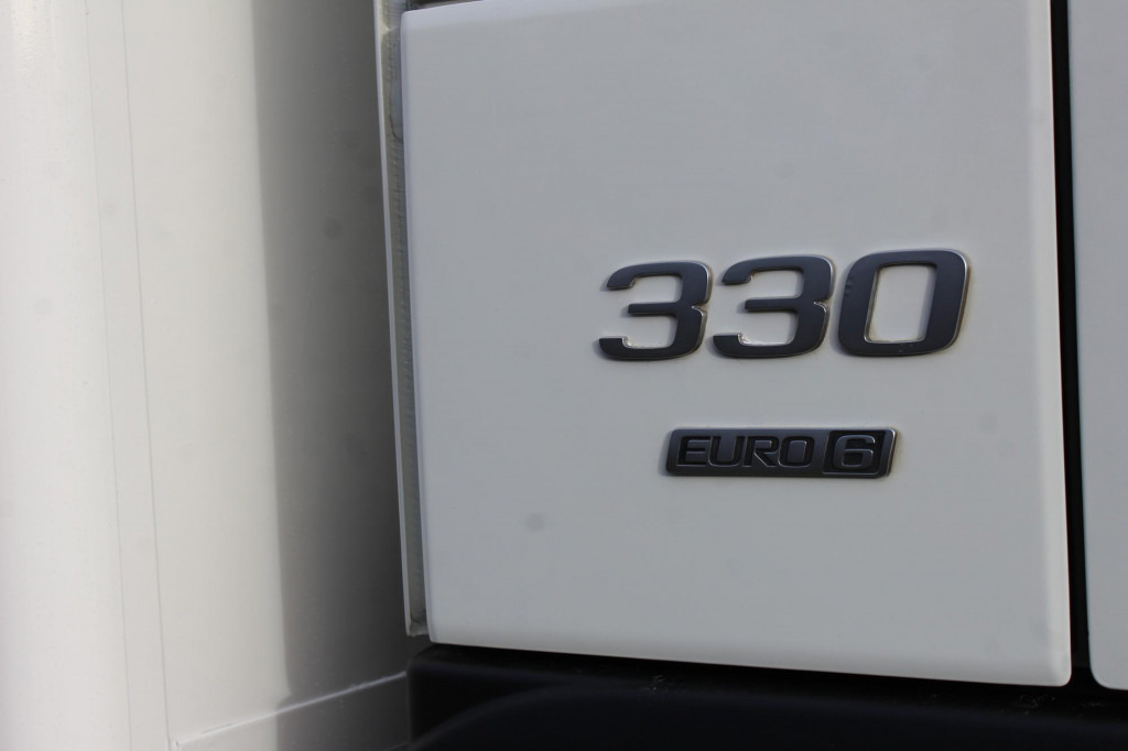 Volvo FM 330 E6 Koffer 7,8m Klima LBW Liftachse - Camión caja cerrada: foto 4 Volvo FM 330 E6 Koffer 7,8m Klima LBW Liftachse - Camión caja cerrada: foto 4