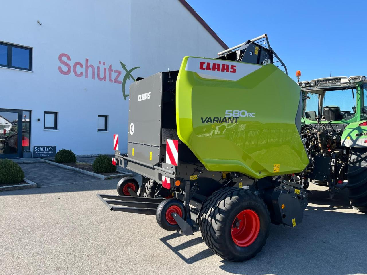 CLAAS Variant 580 RC PRO, neuwertige Rundballenpresse, Baujahr 2023, erst 39 Betriebsstunden !!! - Rotoempacadora: foto 5 CLAAS Variant 580 RC PRO, neuwertige Rundballenpresse, Baujahr 2023, erst 39 Betriebsstunden !!! - Rotoempacadora: foto 5