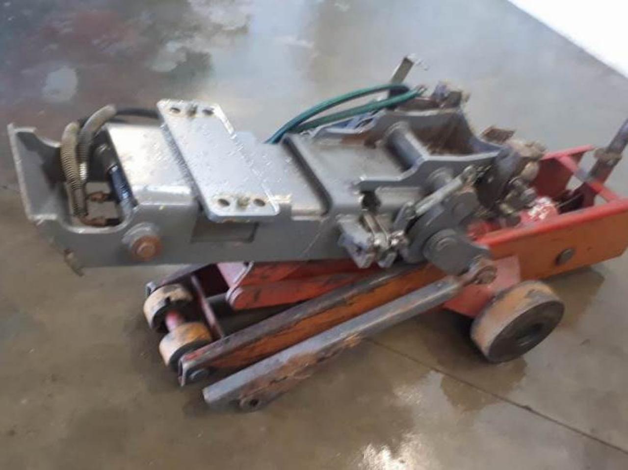 Fendt Hitch K80 ,Vario 718 - Acoplamiento rápido para Tractor: foto 1 Fendt Hitch K80 ,Vario 718 - Acoplamiento rápido para Tractor: foto 1