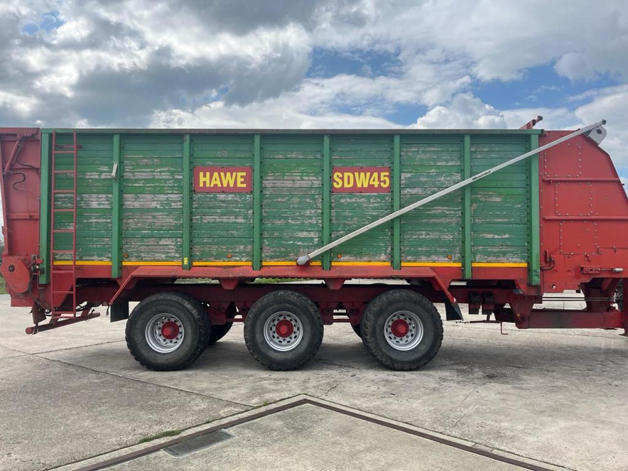 HAWE Tridem SDW 45T, Silagewagen, Baujahr 2011 - Remolque volquete agrícola: foto 2 HAWE Tridem SDW 45T, Silagewagen, Baujahr 2011 - Remolque volquete agrícola: foto 2