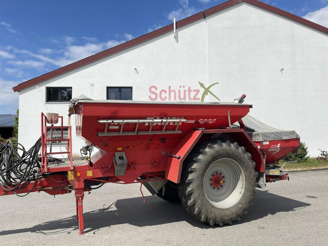Rauch TWS 5000 Düngerwagen mit Deichsel-Lenkung und Streuer Axera H-EMC, gepflegter Zustand - Esparcidor de fertilizantes: foto 2 Rauch TWS 5000 Düngerwagen mit Deichsel-Lenkung und Streuer Axera H-EMC, gepflegter Zustand - Esparcidor de fertilizantes: foto 2