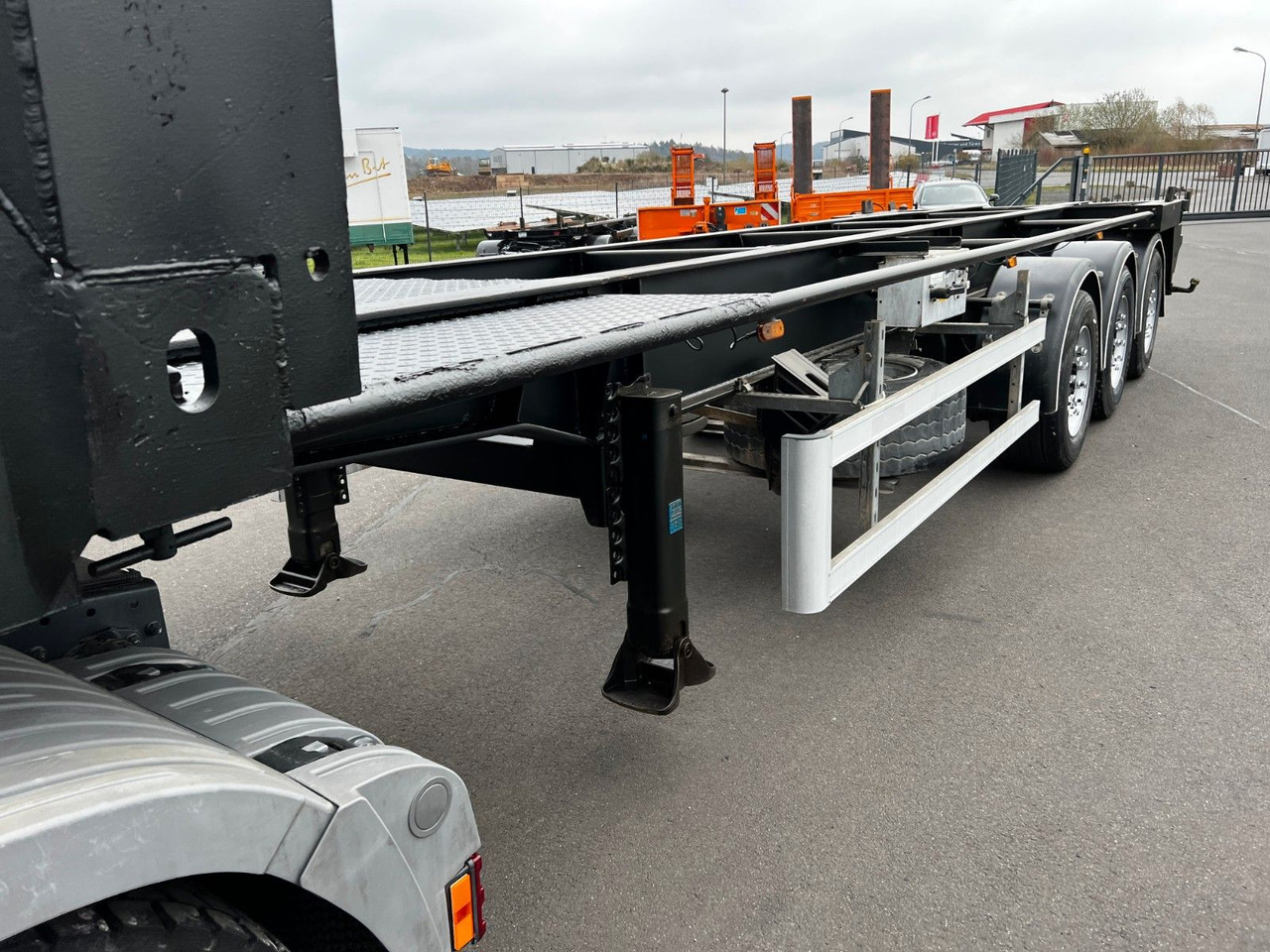 H&W 3- Achs Auflieger für Presscontainer H&W 3- Achs Auflieger für Presscontainer - Semirremolque portacontenedore/ Intercambiable: foto 4 H&W 3- Achs Auflieger für Presscontainer H&W 3- Achs Auflieger für Presscontainer - Semirremolque portacontenedore/ Intercambiable: foto 4