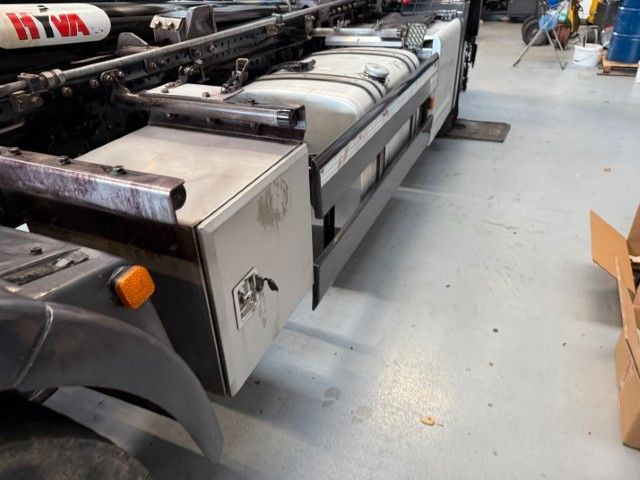 Camión multibasculante MAN 26.460 6x2 Hyfva 20.26 S: foto 10 Camión multibasculante MAN 26.460 6x2 Hyfva 20.26 S: foto 10