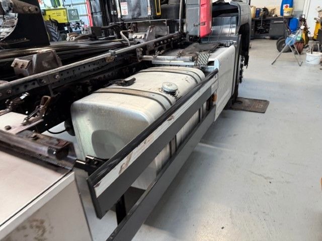 Camión multibasculante MAN 26.460 6x2 Hyfva 20.26 S: foto 11 Camión multibasculante MAN 26.460 6x2 Hyfva 20.26 S: foto 11