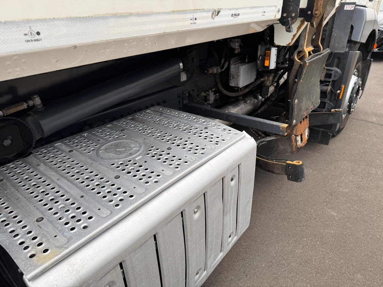 Camión de basura Mercedes-Benz Antos 2533 6x2 Seitenlader Euro 6 Mercedes-Benz Antos 2533 6x2 Seitenlader Euro 6: foto 9