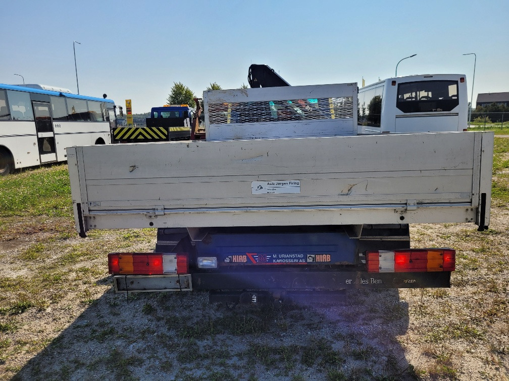 MERCEDES – BENZ SPRINTER 616CDI HIAB 027-2 Crane 10.2004 - Furgoneta caja abierta: foto 5 MERCEDES – BENZ SPRINTER 616CDI HIAB 027-2 Crane 10.2004 - Furgoneta caja abierta: foto 5