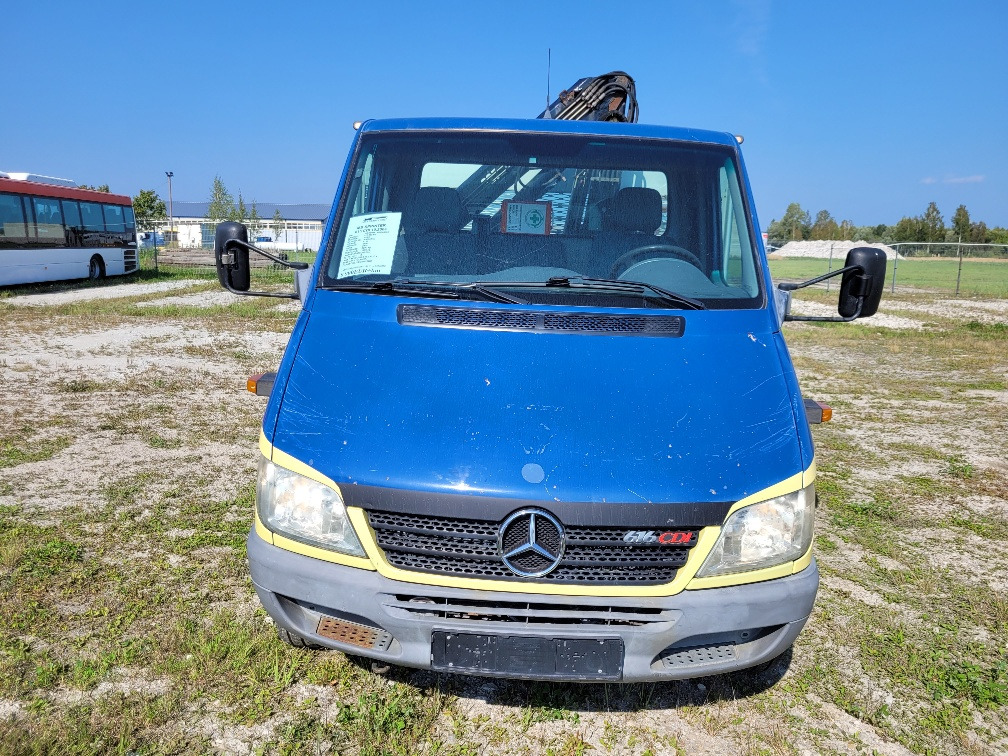 MERCEDES – BENZ SPRINTER 616CDI HIAB 027-2 Crane 10.2004 - Furgoneta caja abierta: foto 3 MERCEDES – BENZ SPRINTER 616CDI HIAB 027-2 Crane 10.2004 - Furgoneta caja abierta: foto 3
