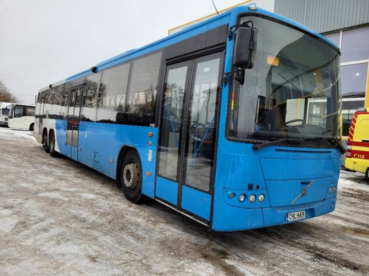 VOLVO B12BLE 8700 KLIMA, 8.2010, EURO 5, RAMP, 58 seats, 14,7m  - Autobús suburbano: foto 1 VOLVO B12BLE 8700 KLIMA, 8.2010, EURO 5, RAMP, 58 seats, 14,7m  - Autobús suburbano: foto 1