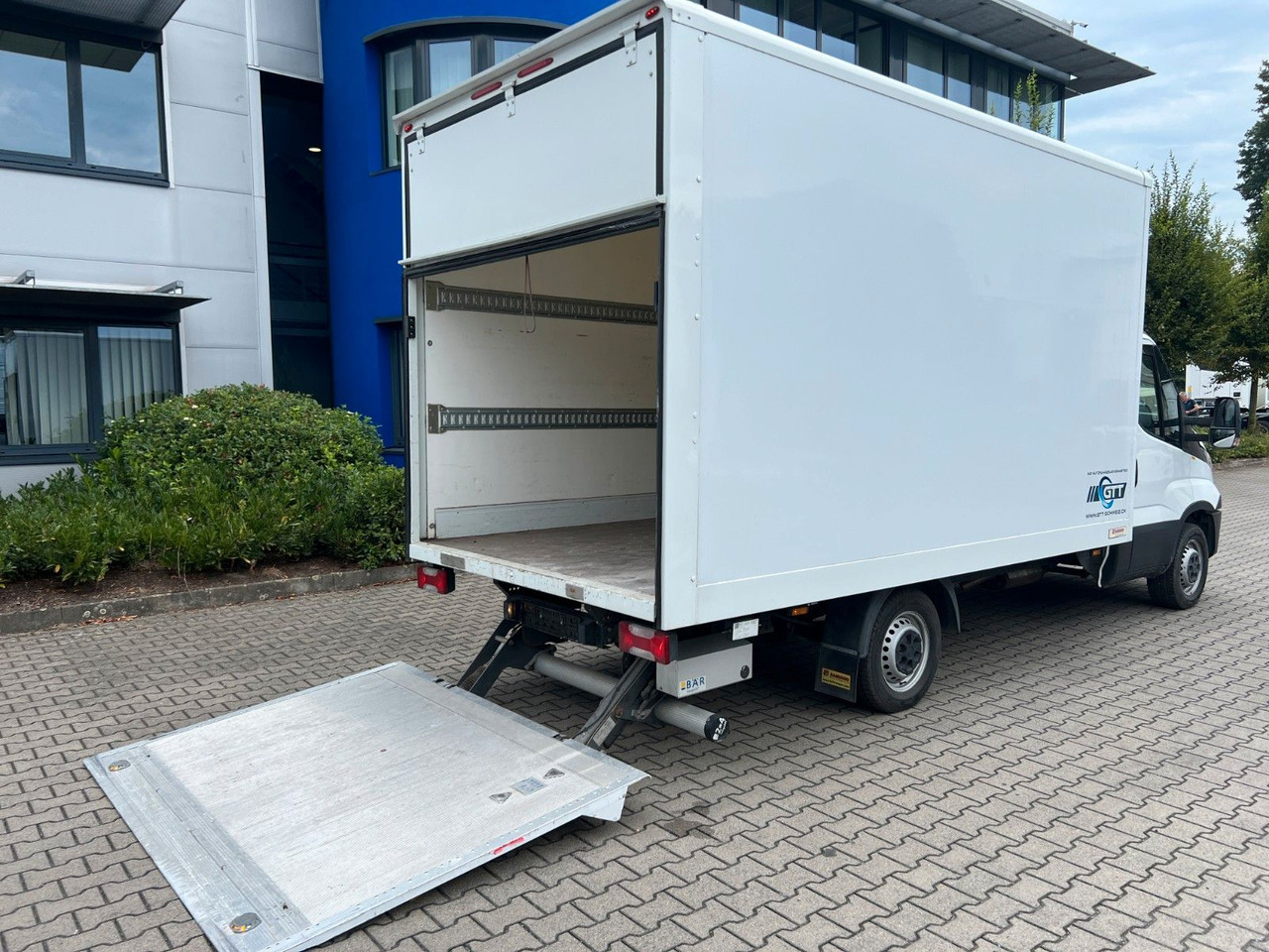 Iveco Daily 35S15, Hebebühne - Furgoneta caja cerrada: foto 3 Iveco Daily 35S15, Hebebühne - Furgoneta caja cerrada: foto 3
