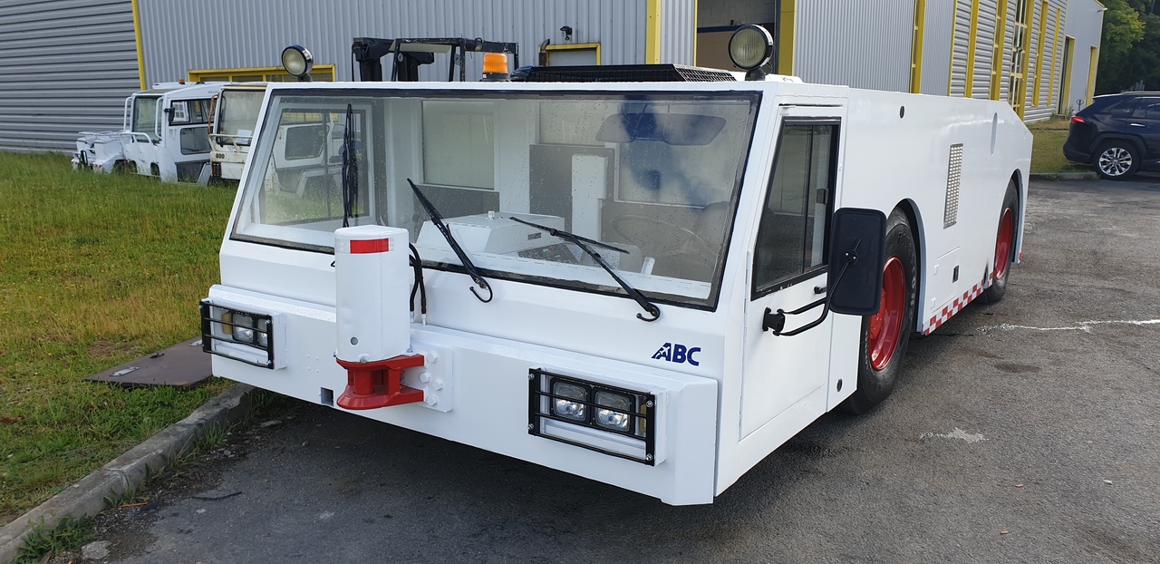 SOVAM K250 - Remolcador de aviones: foto 3 SOVAM K250 - Remolcador de aviones: foto 3