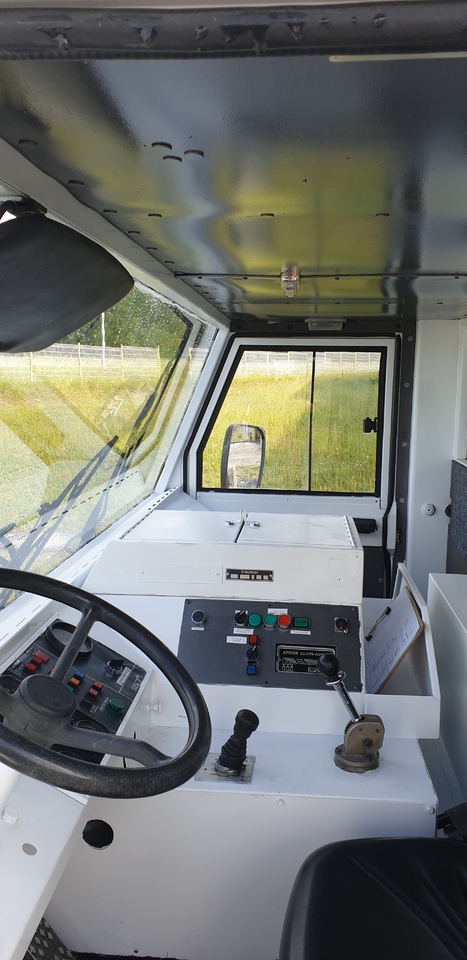 SOVAM K250 - Remolcador de aviones: foto 4 SOVAM K250 - Remolcador de aviones: foto 4