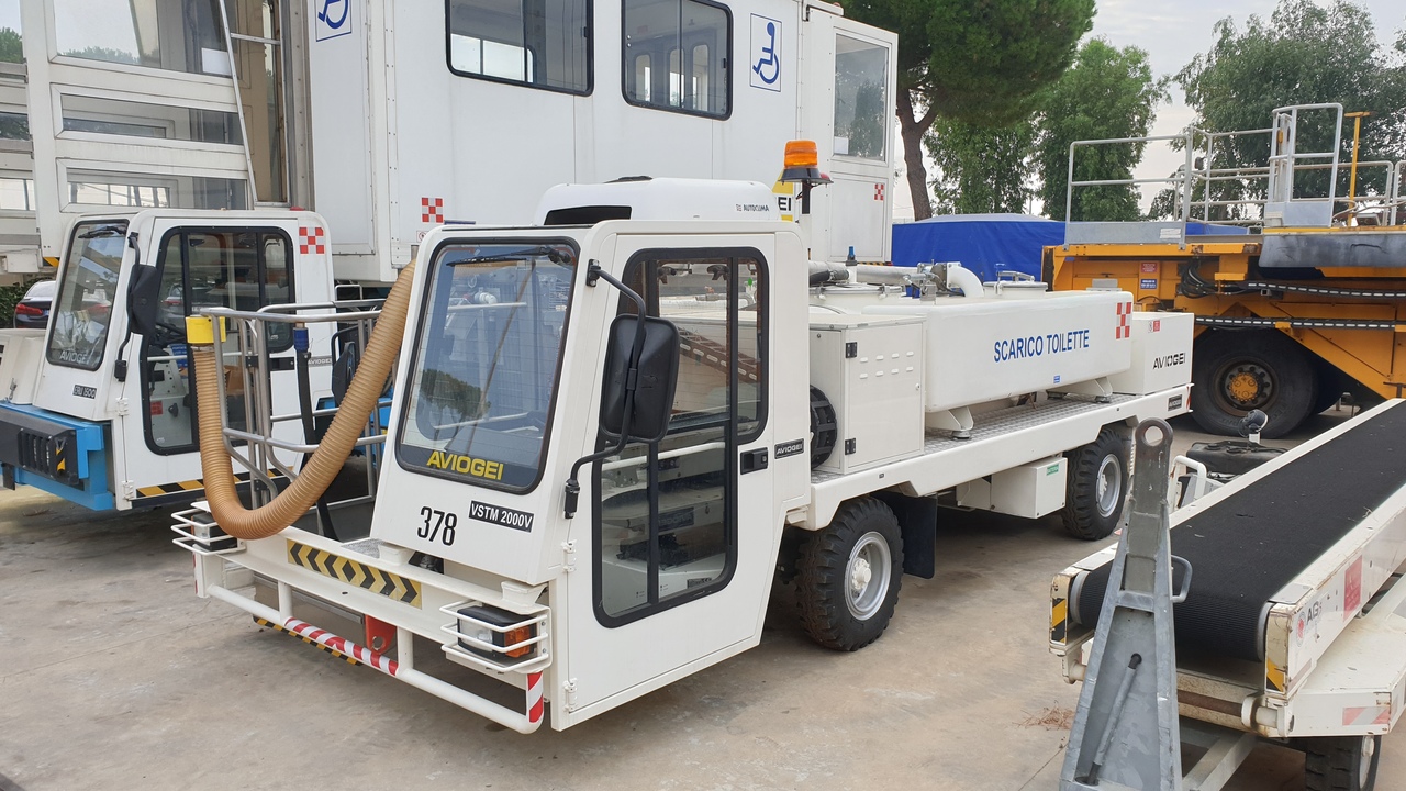 Toilet Truck Aviogei VSTM - Vehículo de aguas negras: foto 2 Toilet Truck Aviogei VSTM - Vehículo de aguas negras: foto 2