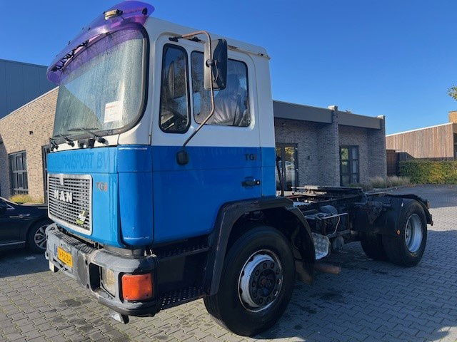 MAN 12.232 18.232 - Cabeza tractora: foto 1 MAN 12.232 18.232 - Cabeza tractora: foto 1