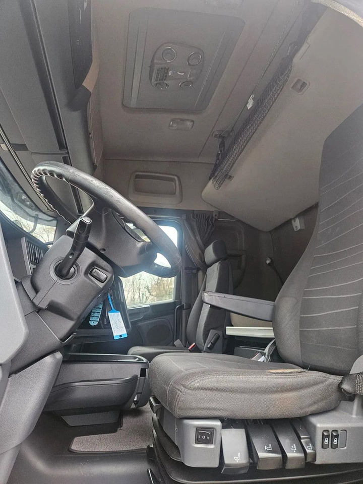 Scania R450 Mega StandKlima Highline - 3 units in stock - Cabeza tractora: foto 5 Scania R450 Mega StandKlima Highline - 3 units in stock - Cabeza tractora: foto 5