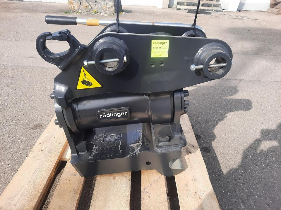 Rädlinger Tilt 5 - 10 to Powertilt Minibagger Schwenkmotor Cat - Rotor basculante para Miniexcavadora: foto 1 Rädlinger Tilt 5 - 10 to Powertilt Minibagger Schwenkmotor Cat - Rotor basculante para Miniexcavadora: foto 1