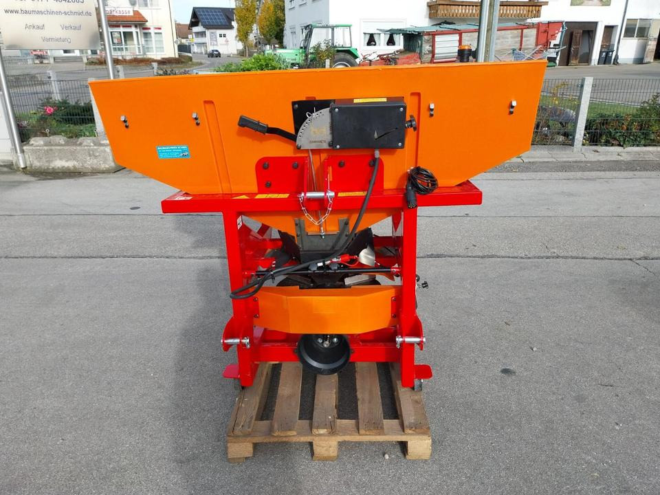 Salzstreuer 550-1200kg Sand Splitt Schlepper Traktor Streuer - Esparcidor de sal: foto 2 Salzstreuer 550-1200kg Sand Splitt Schlepper Traktor Streuer - Esparcidor de sal: foto 2