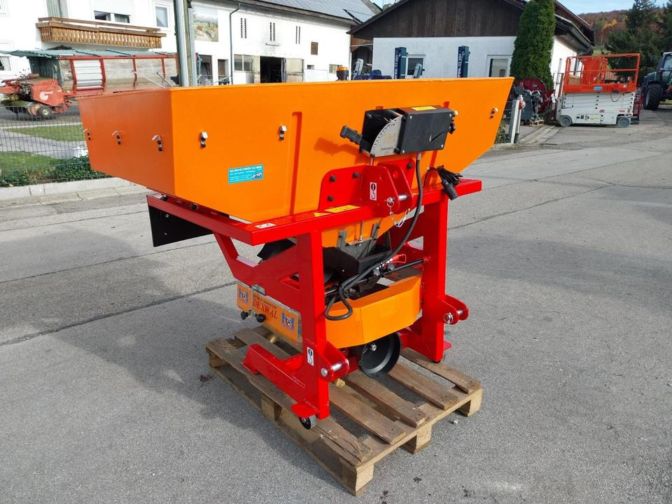 Salzstreuer 550-1200kg Sand Splitt Schlepper Traktor Streuer - Esparcidor de sal: foto 1 Salzstreuer 550-1200kg Sand Splitt Schlepper Traktor Streuer - Esparcidor de sal: foto 1