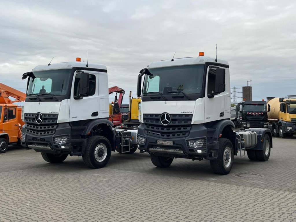 MERCEDES-BENZ Arocs 2043 AS 4x4 SZM nur 133TKM ! Kipphydraulik - Cabeza tractora: foto 1 MERCEDES-BENZ Arocs 2043 AS 4x4 SZM nur 133TKM ! Kipphydraulik - Cabeza tractora: foto 1