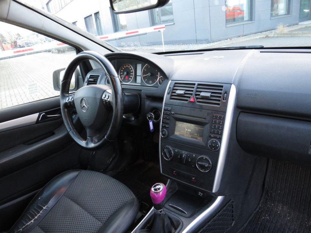 Camión MERCEDES-BENZ A-Klasse 200 Avantgarde PKW: foto 9