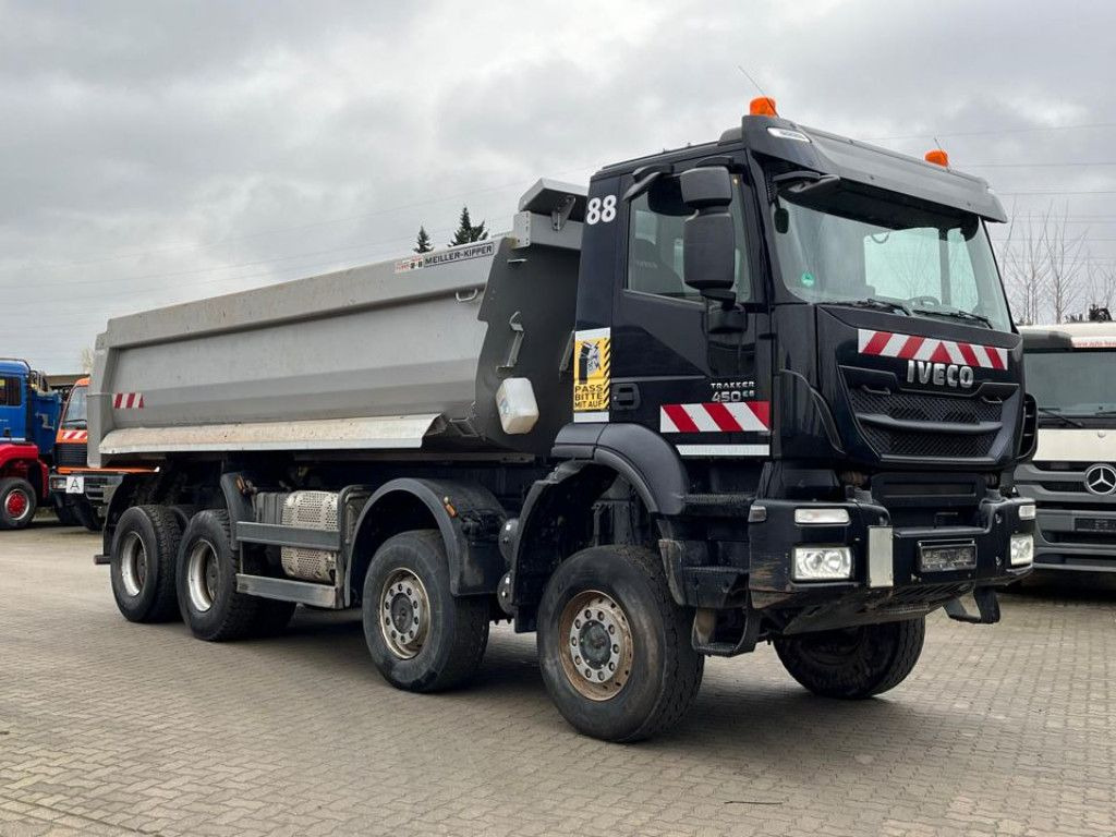 Iveco TRACKER AD450TW 4 Achs Muldenkipper Meiller - Camión volquete: foto 2 Iveco TRACKER AD450TW 4 Achs Muldenkipper Meiller - Camión volquete: foto 2