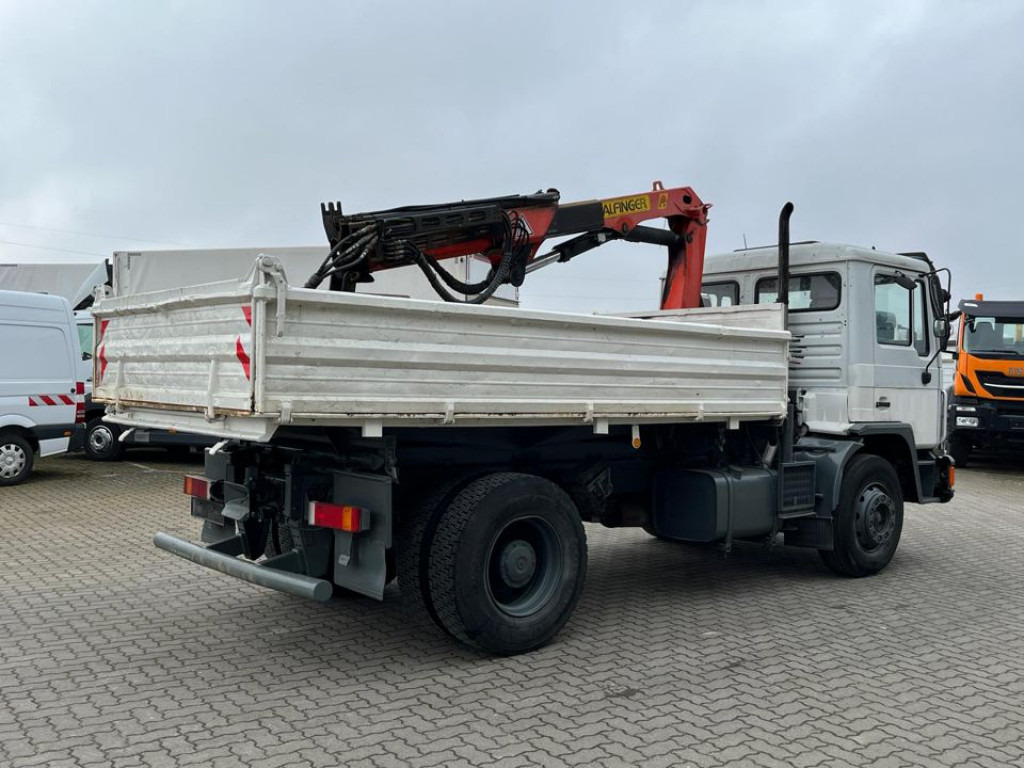 MAN F90 18.232 FK 2-Achs Kipper Kran Palf. PK 8000 - Camión volquete, Camión grúa: foto 4 MAN F90 18.232 FK 2-Achs Kipper Kran Palf. PK 8000 - Camión volquete, Camión grúa: foto 4