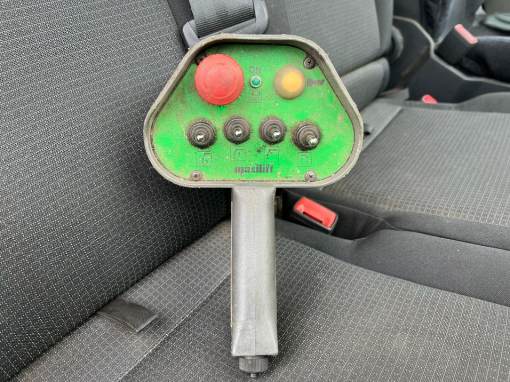 MAN TG-E 6.120 Pritsche Heckkran Funk - Furgoneta caja abierta: foto 2 MAN TG-E 6.120 Pritsche Heckkran Funk - Furgoneta caja abierta: foto 2