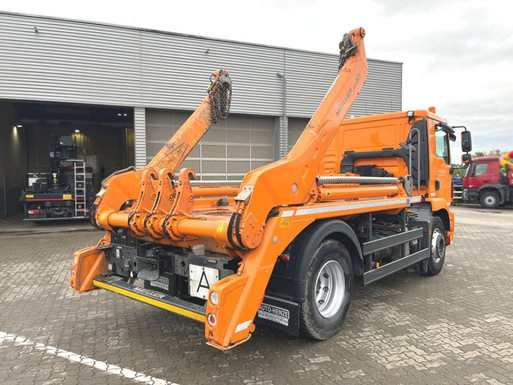 MAN TG-M 18.320 4x2 Absetzkipper Meiller, Funk, 98TK - Camión portacontenedor de cadenas: foto 3 MAN TG-M 18.320 4x2 Absetzkipper Meiller, Funk, 98TK - Camión portacontenedor de cadenas: foto 3