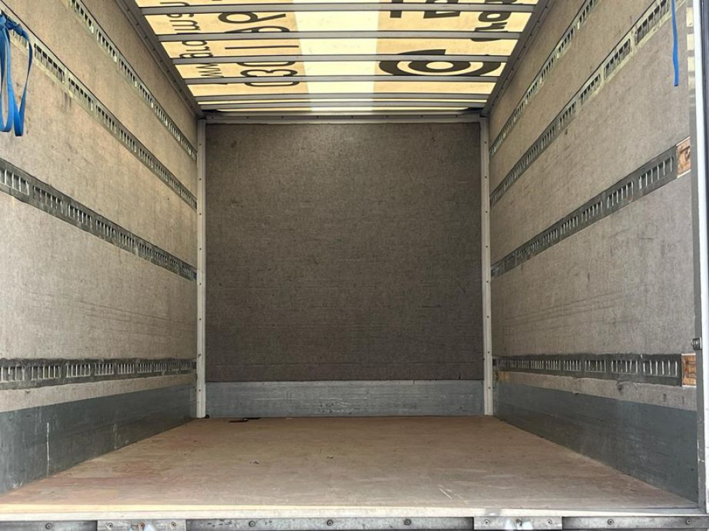 MERCEDES-BENZ Atego 818 L Möbelkoffer LBW Möbelkoffer gr.Fhs+Sitzreihe - Furgoneta caja cerrada: foto 4 MERCEDES-BENZ Atego 818 L Möbelkoffer LBW Möbelkoffer gr.Fhs+Sitzreihe - Furgoneta caja cerrada: foto 4