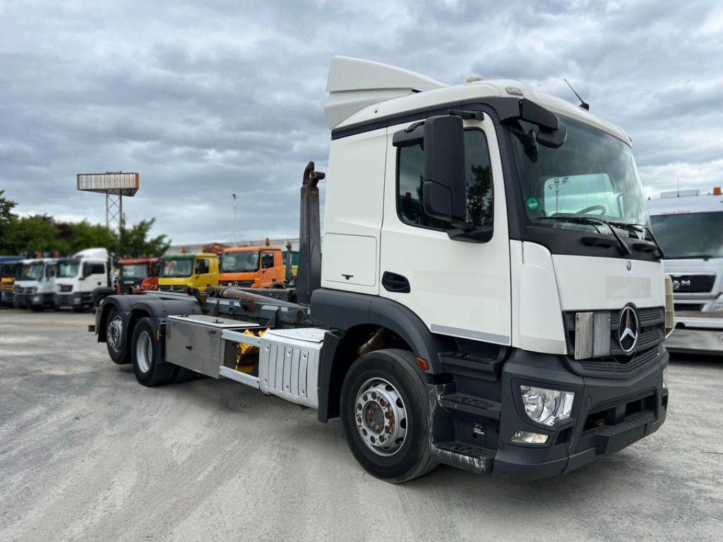 Mercedes-Benz Actros 2543 L 6x2 Abrollkipper MeillerLenk/Lift - Camión multibasculante: foto 2 Mercedes-Benz Actros 2543 L 6x2 Abrollkipper MeillerLenk/Lift - Camión multibasculante: foto 2