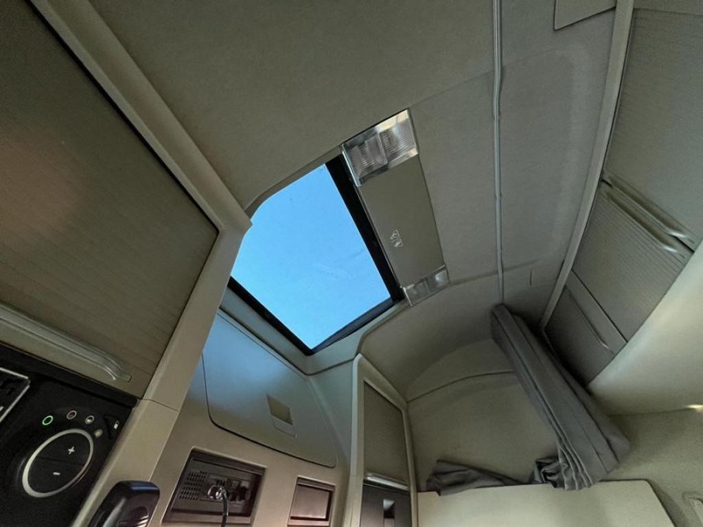 VOLVO (S) Truck FH 500 6x2 Abrollkipper Funkfernbedienung - Camión multibasculante: foto 2 VOLVO (S) Truck FH 500 6x2 Abrollkipper Funkfernbedienung - Camión multibasculante: foto 2