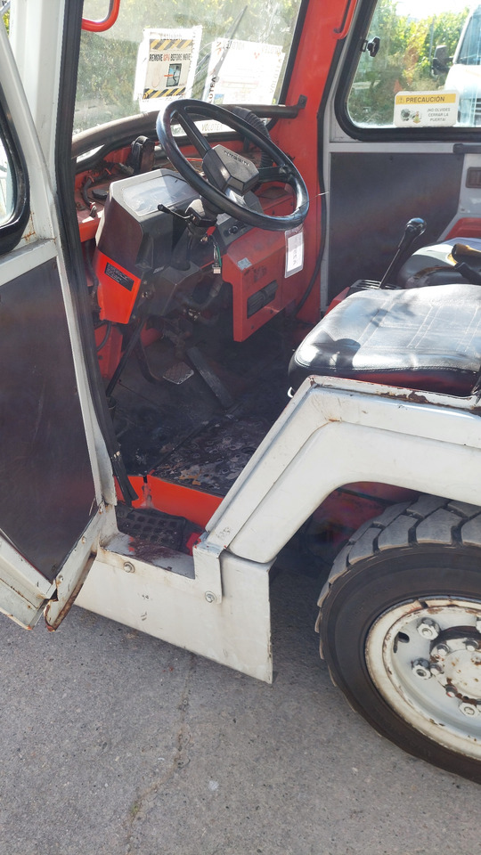 Tractor de equipaje FV-02 Tractor Nissan: foto 9 Tractor de equipaje FV-02 Tractor Nissan: foto 9