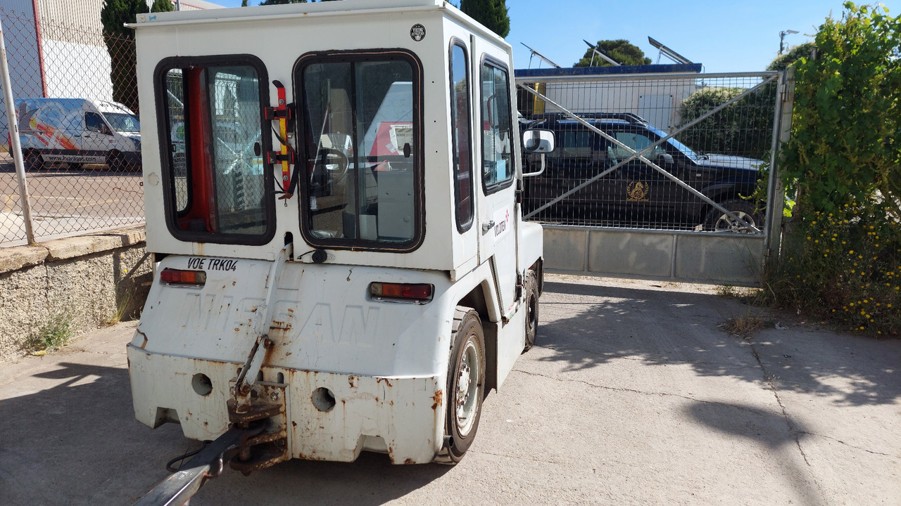 Tractor de equipaje FV-02 Tractor Nissan: foto 6 Tractor de equipaje FV-02 Tractor Nissan: foto 6