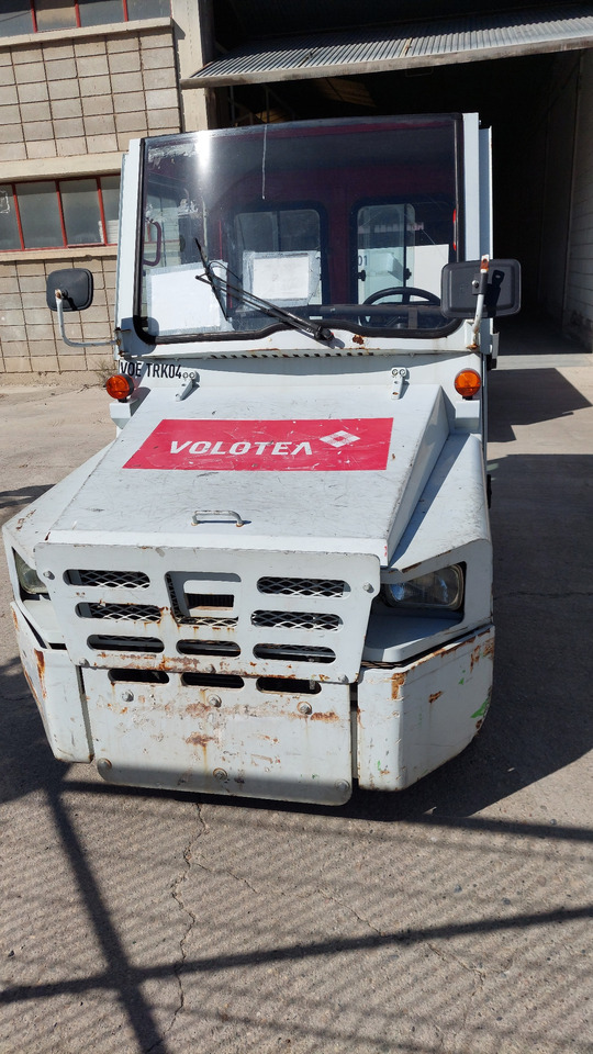 FV-02 Tractor Nissan - Tractor de equipaje: foto 1 FV-02 Tractor Nissan - Tractor de equipaje: foto 1