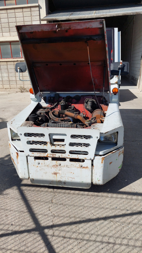 Tractor de equipaje FV-02 Tractor Nissan: foto 7 Tractor de equipaje FV-02 Tractor Nissan: foto 7