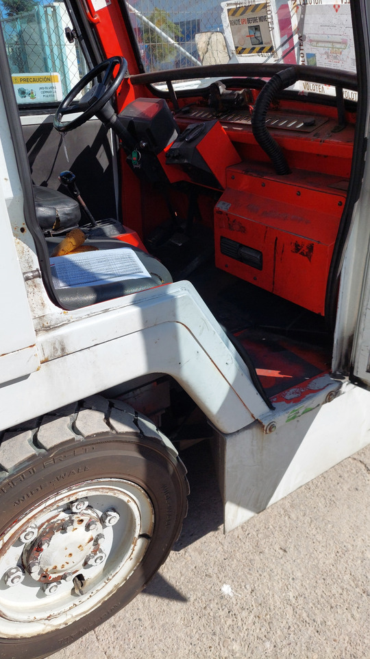 FV-02 Tractor Nissan - Tractor de equipaje: foto 4 FV-02 Tractor Nissan - Tractor de equipaje: foto 4