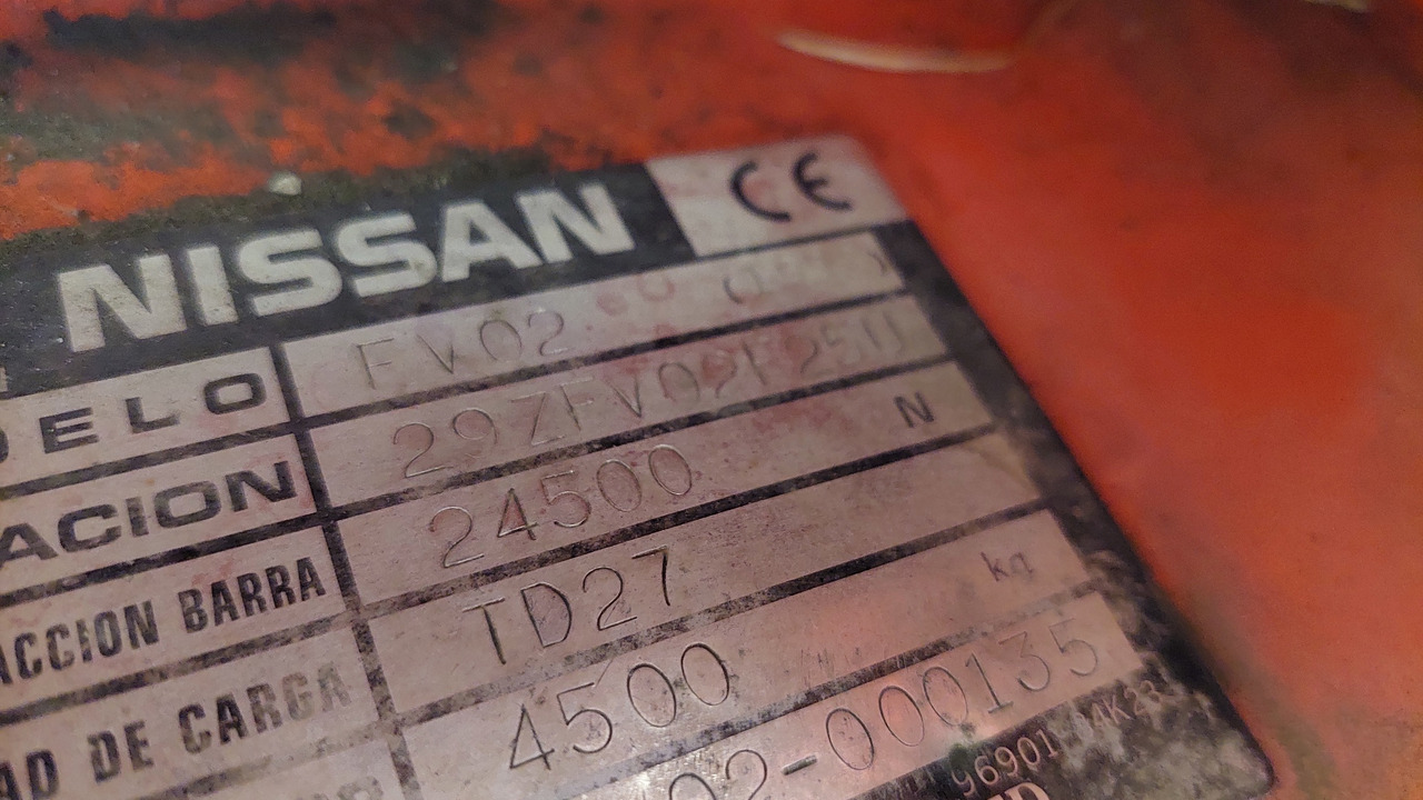 Tractor de equipaje FV02 Nissan Baggage Tractor: foto 8 Tractor de equipaje FV02 Nissan Baggage Tractor: foto 8