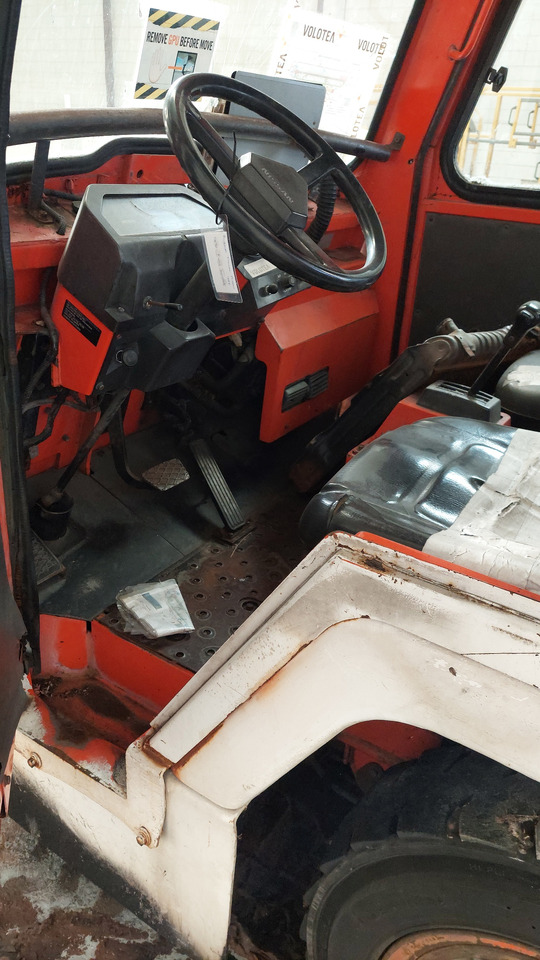 Tractor de equipaje FV02 Nissan Baggage Tractor: foto 6 Tractor de equipaje FV02 Nissan Baggage Tractor: foto 6