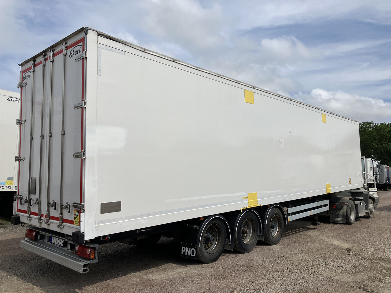 EKERI BOX OPENSIDE - TARP ROOF - HUCKEPACK - Semirremolque caja cerrada: foto 4 EKERI BOX OPENSIDE - TARP ROOF - HUCKEPACK - Semirremolque caja cerrada: foto 4