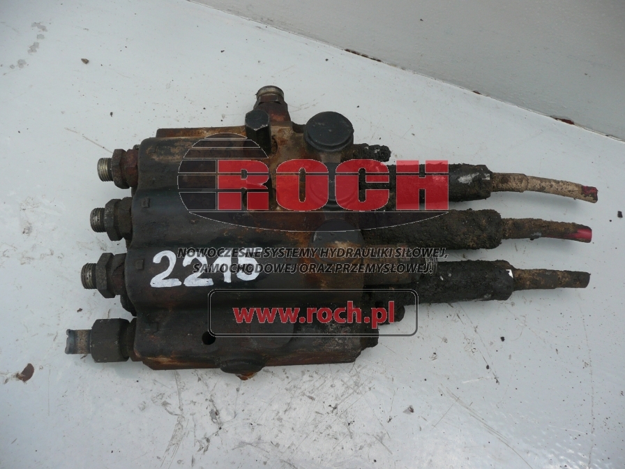 300-042-101C-D-1SC - 3 SEKCYJNY - Válvula hidráulica para Barredora vial: foto 1 300-042-101C-D-1SC - 3 SEKCYJNY - Válvula hidráulica para Barredora vial: foto 1