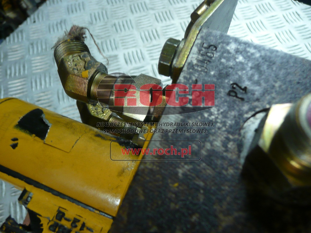 CATERPILLAR 185-0465 - 6 SEKCYJNY + SKY5P-12-D - Válvula hidráulica: foto 1 CATERPILLAR 185-0465 - 6 SEKCYJNY + SKY5P-12-D - Válvula hidráulica: foto 1
