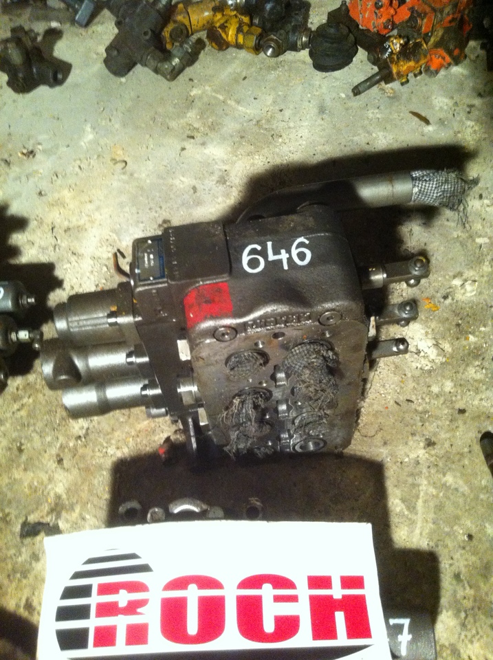 KRACHT MB 253 1301602/2 431745 51 4F9 - 3 SEKCYJNY - Válvula hidráulica para Maquinaria de construcción: foto 1 KRACHT MB 253 1301602/2 431745 51 4F9 - 3 SEKCYJNY - Válvula hidráulica para Maquinaria de construcción: foto 1