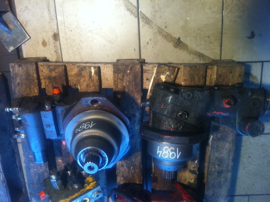 O&K 2244953 9447012 375.22.00.01M - Motor hidráulico para Excavadora de cadenas: foto 1 O&K 2244953 9447012 375.22.00.01M - Motor hidráulico para Excavadora de cadenas: foto 1