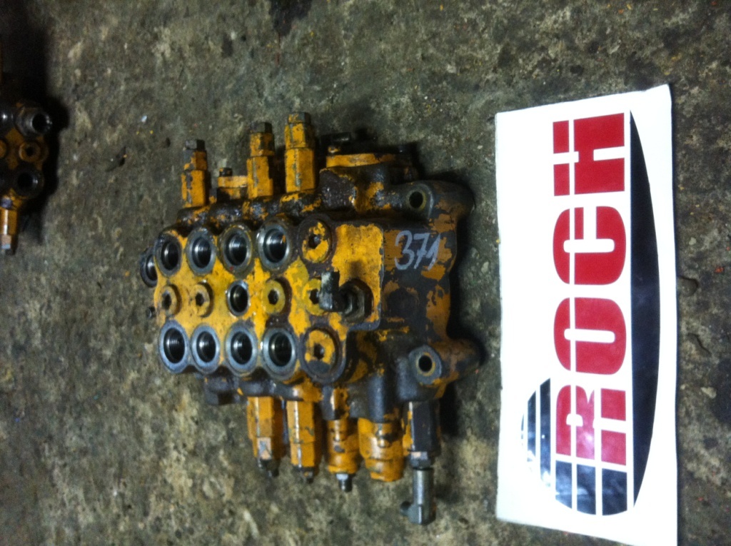 SHIBAURA U22 - 4 SEKCYJNY - Válvula hidráulica para Maquinaria de construcción: foto 1 SHIBAURA U22 - 4 SEKCYJNY - Válvula hidráulica para Maquinaria de construcción: foto 1