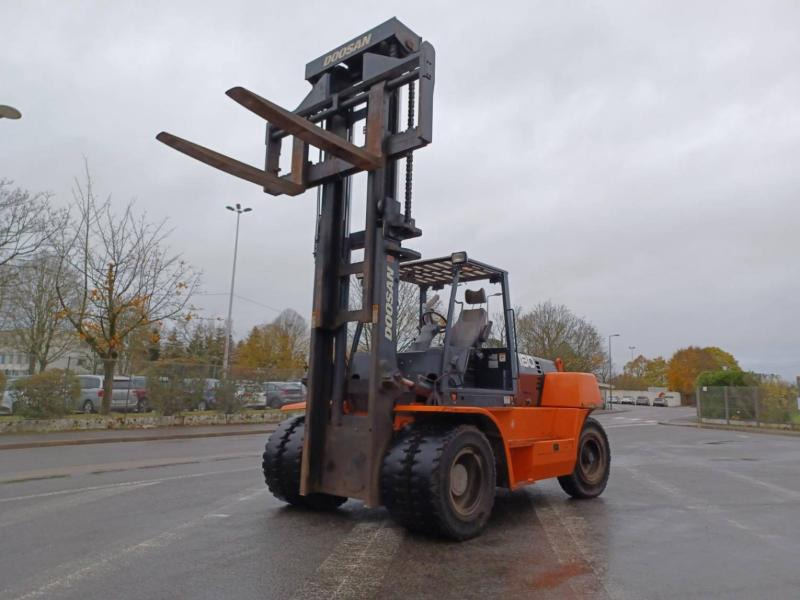 Doosan D1808-S - Carretilla elevadora diésel: foto 1 Doosan D1808-S - Carretilla elevadora diésel: foto 1