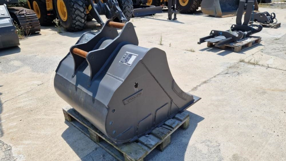 Volvo Tieflöffel mit Messer - Retroexcavadora: foto 2 Volvo Tieflöffel mit Messer - Retroexcavadora: foto 2