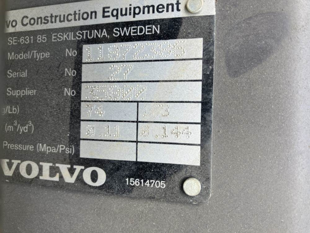 Volvo Tieflöffel mit Zähnen - Festanbau - Retroexcavadora: foto 4 Volvo Tieflöffel mit Zähnen - Festanbau - Retroexcavadora: foto 4